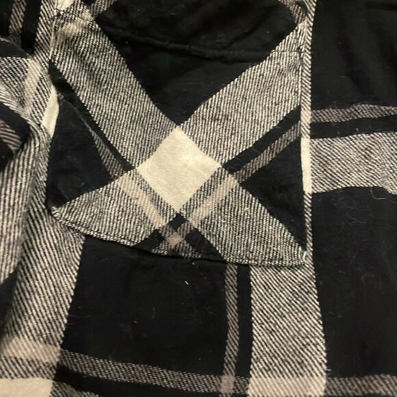 Woolrich Flannel Shirt - Women’s Small - Black/White Plaid - Picture 7 of 7